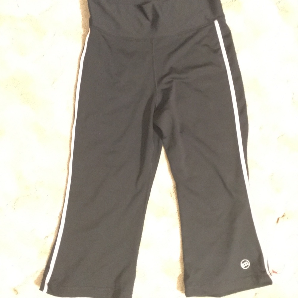 EUC Mossimo Athletic Yoga crop Pants leggings M
